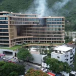 Incendio en edificio de San Pedro Garza García provoca desalojo de 203 personas