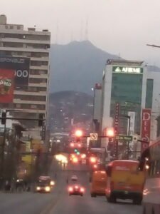 Vista de las calles del centro de Monterrey, Nuevo León.
