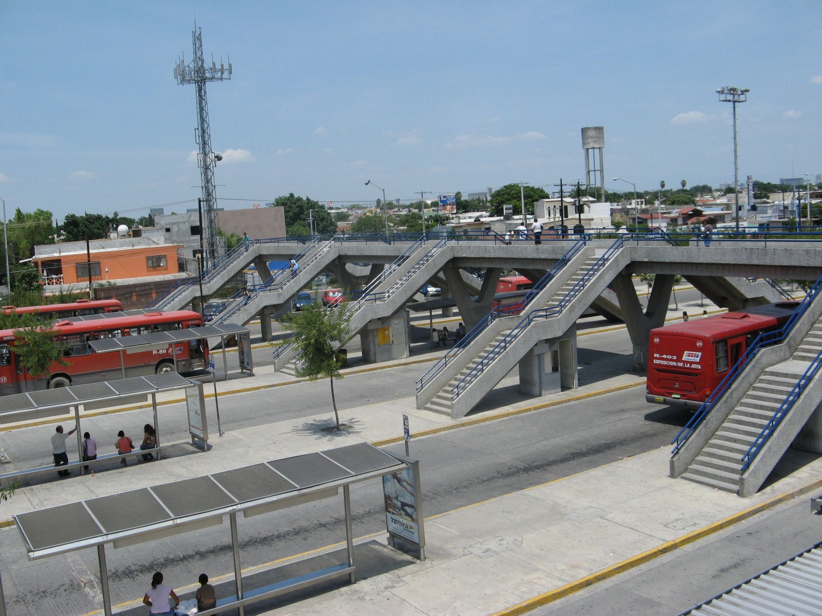 Estación del Metrobús en Monterrey
