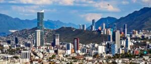 Monterrey con cielo nublado. Foto: Daniel Escobedo / Wikimedia Commons (CC BY-SA 4.0)
