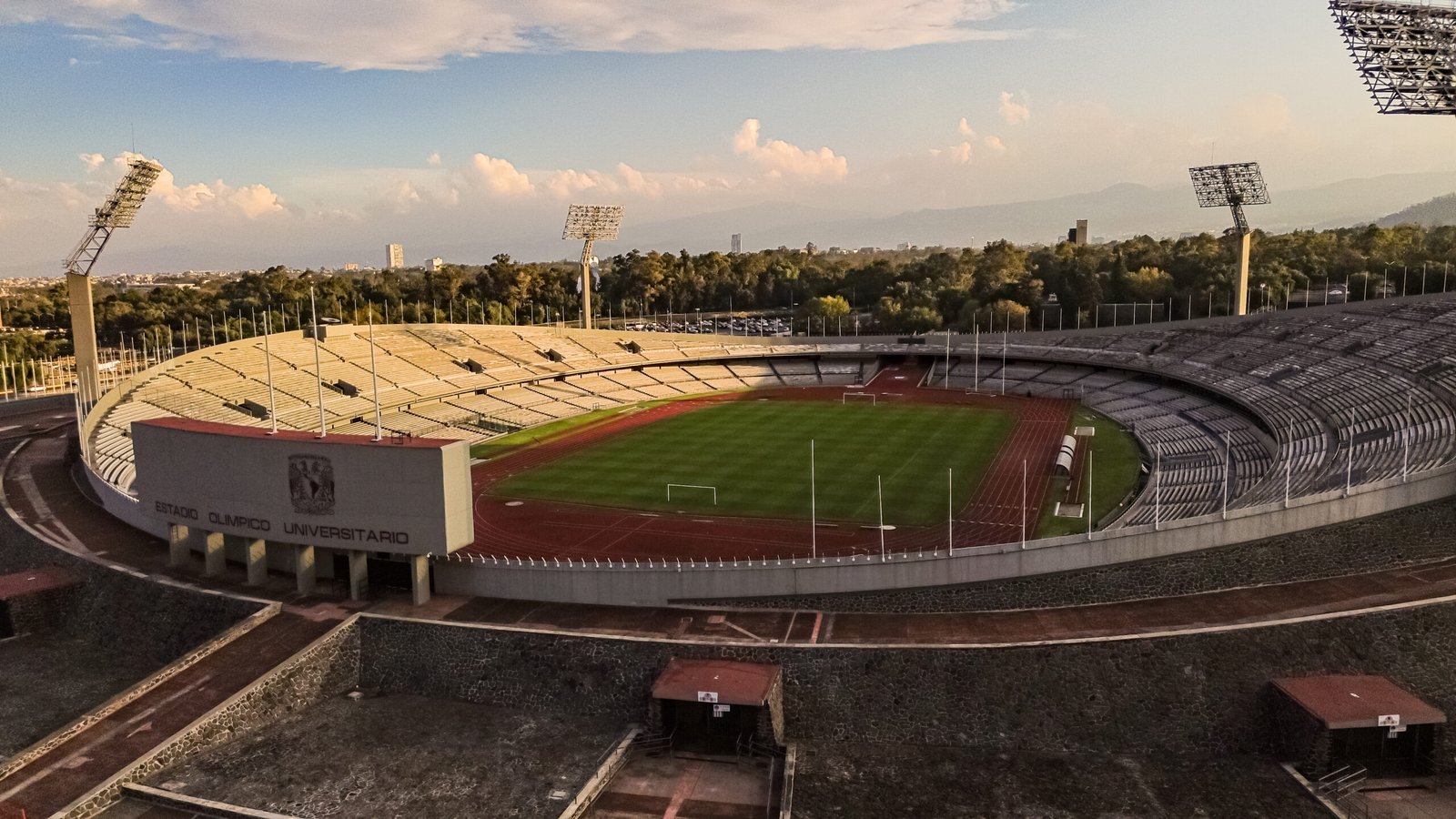 El Estadio Olímpico Universitario en Ciudad Universitaria, CDMX, sede del Pumas vs. Cruz Azul de esta noche.
