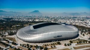 El Estadio BBVA, casa de los Rayados de Monterrey, durante un partido de la Liga MX.