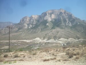 Carretera Monterrey-Saltillo, en Nuevo León. Foto: Panoramio / Wikimedia Commons (CC BY-SA 3.0)