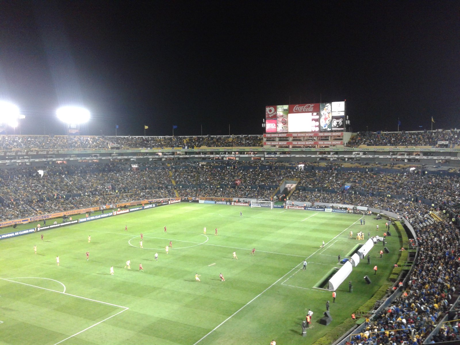 El Estadio Universitario, casa de los Tigres, durante un partido de los felinos.