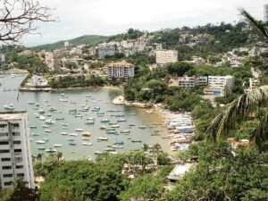 Playa en Acapulco, Guerrero, en la costa del Pacífico mexicano.