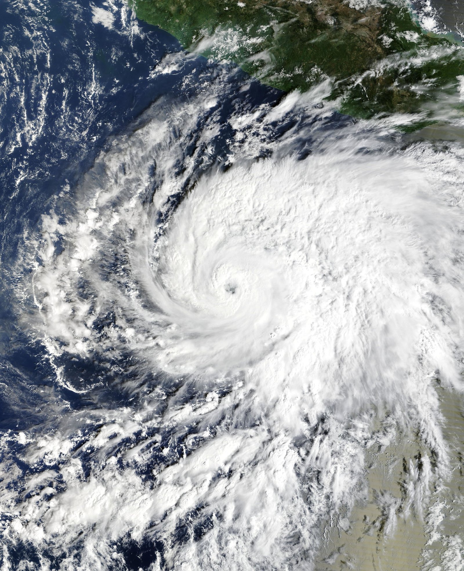 Imagen satelital del huracán Vance, 23 de octubre de 2026