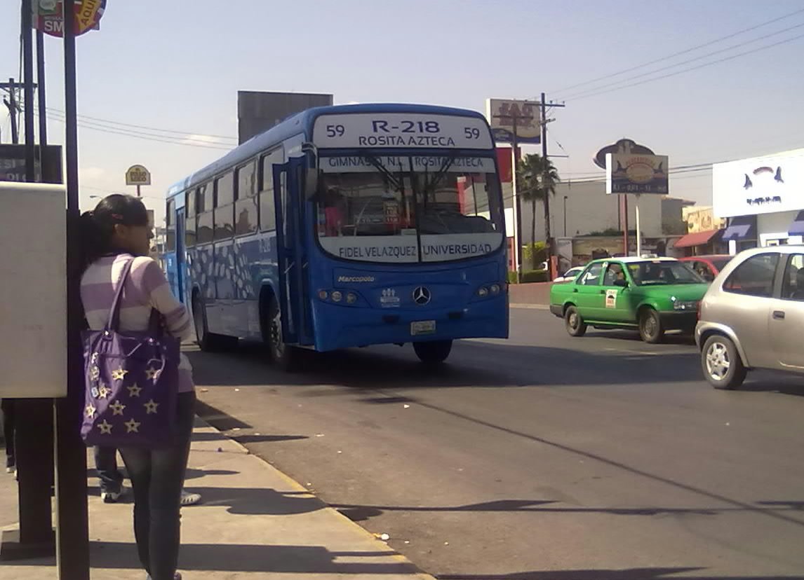 Camión de ruta urbana en Monterrey, Nuevo León