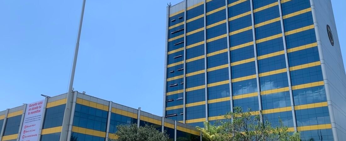García y la UANL entregan nueva unidad académica sobre Avenida Lincoln